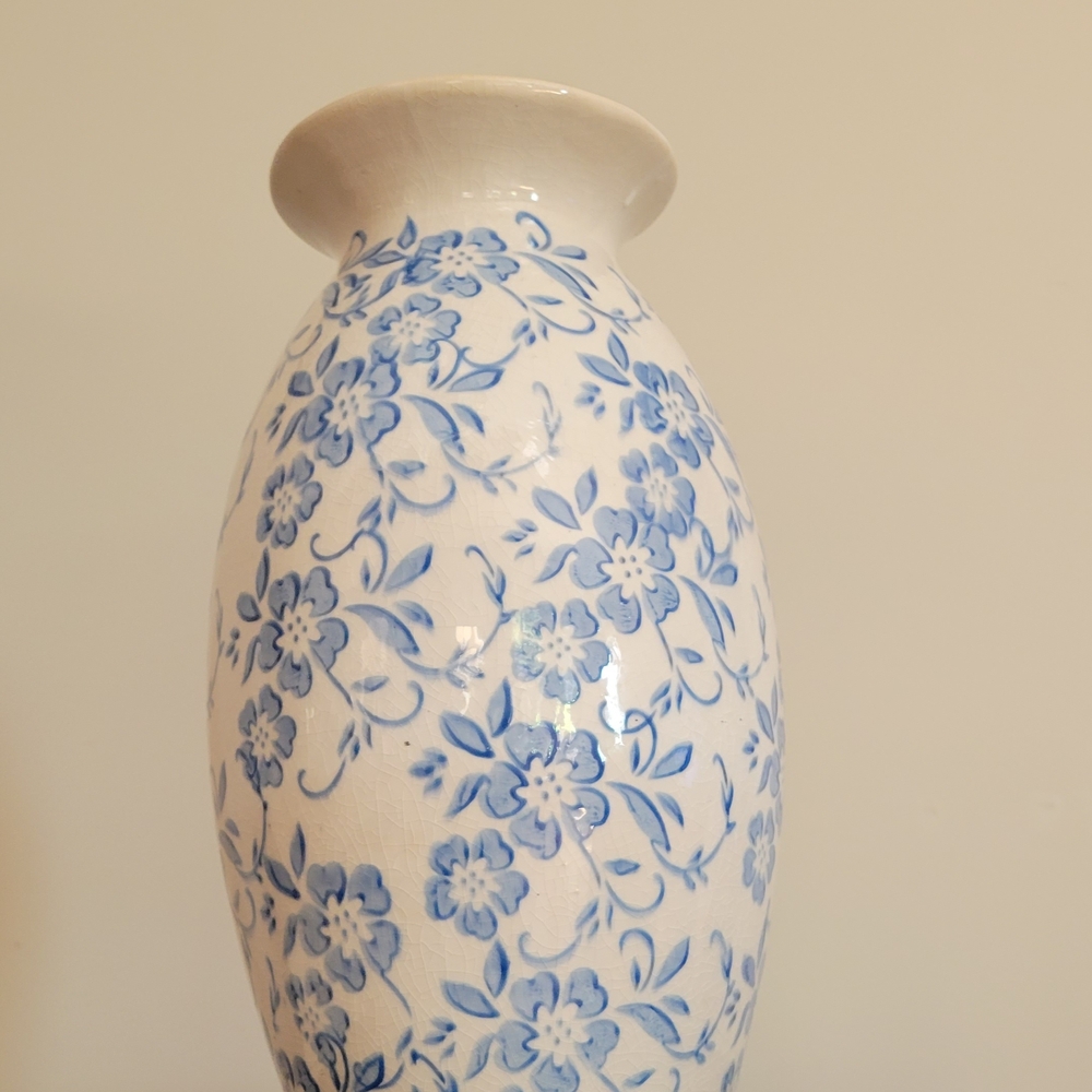 Elegant Blue Floral Ceramic Vase - Picture 3 of 5